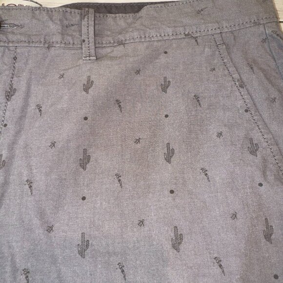 Penguin Original by Munsingwear Men's Size 38 Gray Shorts Graphic Print Cactus - Picture 3 of 8
